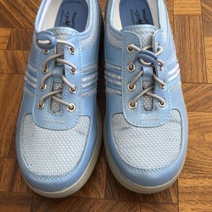 Grasshoppers light blue silver sneakers 7M